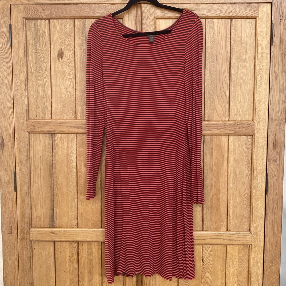 Tommy Bahama super soft striped long sleeve dress.  Size Medium.